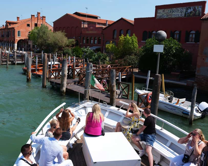Venice: Guided Islands Cruise to Murano, Burano & Torcello - Murano: a quick look at Venetian glassmaking