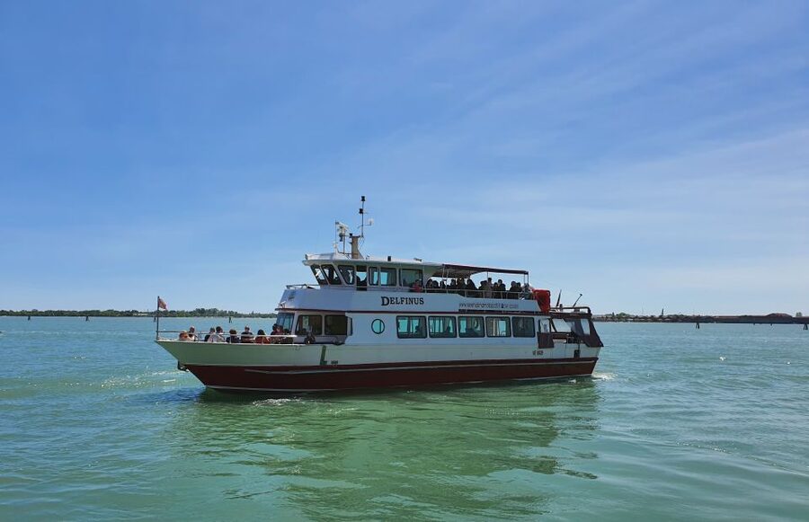 Venice: Murano & Burano Panoramic Boat Tour w/ Glassblowing - Quick takeaways from the lagoon trip