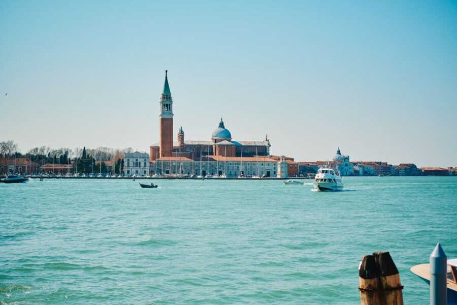 Venice: Murano & Burano Panoramic Boat Tour w/ Glassblowing - Practical tips for a smoother outing