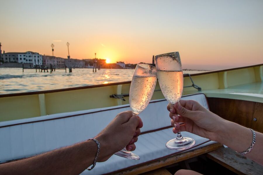 Venice: Sunset Cruise by Typical Venetian Boat - San Giorgio, St. Elena, and the Arsenale Return