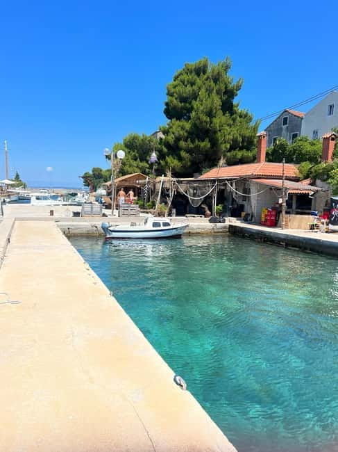 Zadar: 3 Island Speedboat Tour & Blue Bay Swim with Drinks - What to pack and what to skip
