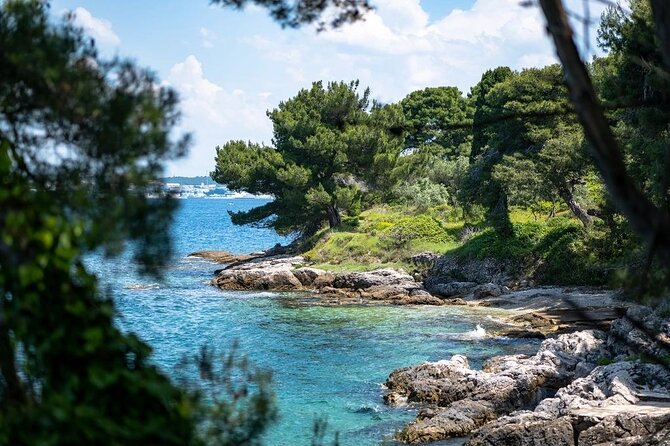 Zadar: 3 Islands Luxury Boat Tour with Aperol Spritz & Snorkeling - Ošljak village: a tiny island with a surprising past