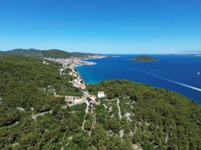 Zadar: 3 Islands Speedboat Tour with Drinks and Diving - Leaving Zadar through the Bay of Foša