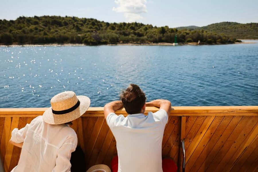 Zadar: Kornati and Telašćica Cruise with Ticket Included - Lunch at sea, with simple choices