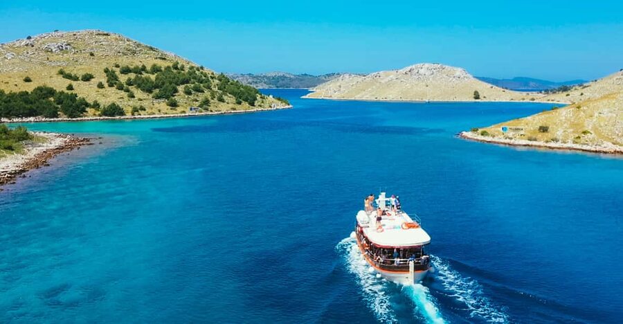 Zadar: Kornati Boat Trip with Lunch and Swim Stops - Starting in Zadar with breakfast and rakija