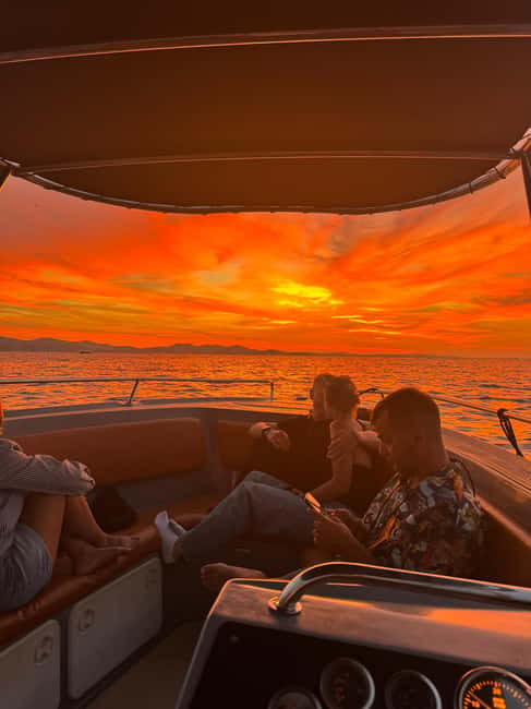 Zadar: Romantic Luxury Sunset Boat Tour with Aperol Spritz - Starting at Foša Harbor and the old city walls