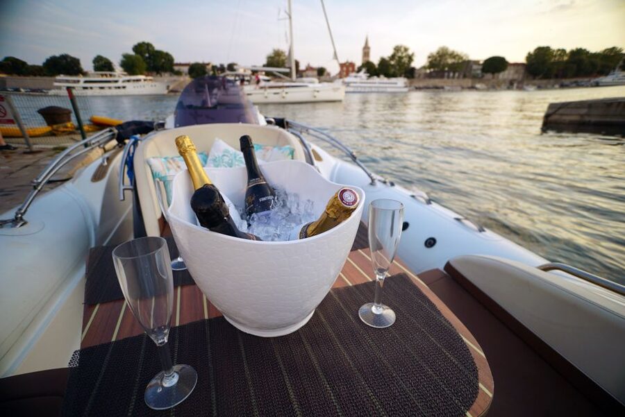 Zadar: Sunset and Night Cruise with Unlimited Sparkling Wine - Who should book this Zadar cruise?