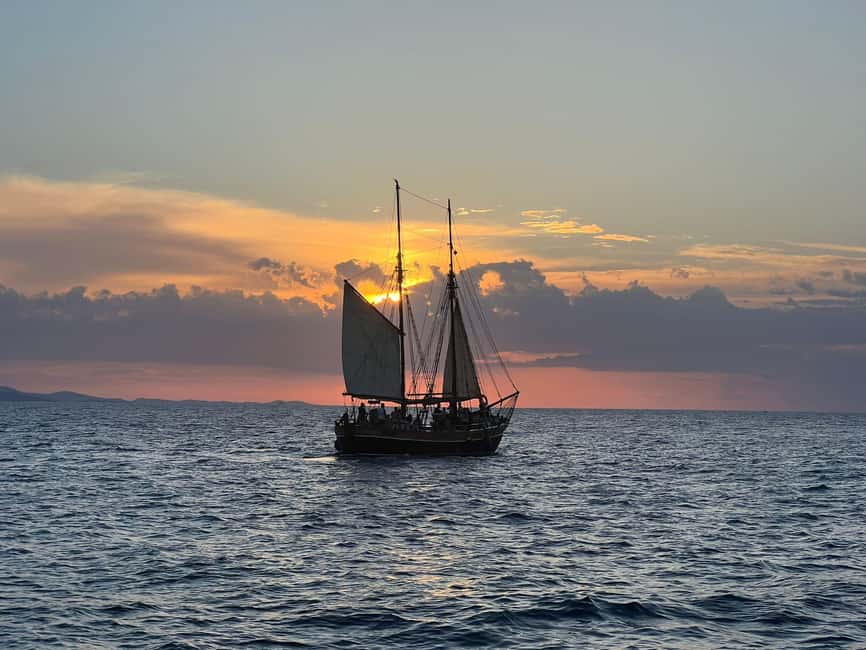 Zadar: Sunset Cruise on Traditional Boat with Wine - Turning toward the open Adriatic