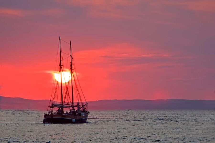 Zadar: Sunset Cruise on Traditional Boat with Wine - Wine, juice, water, and the informal drink service