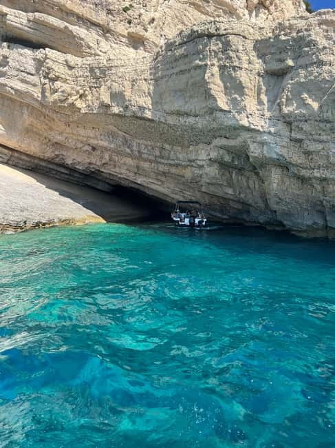 Zakynthos: Turtles, Marathonisi & Keri Caves Speedboat Tour - What your three hours on the water look like
